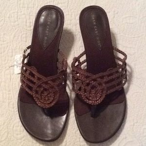 Lower East Side Women’s Sandal w/ Heel in Brown